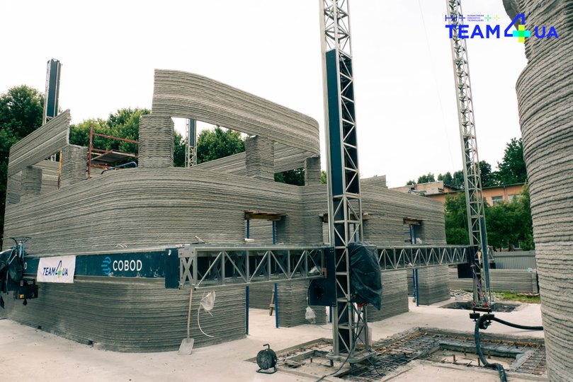 In Lviv, they finished building the walls of a school using a 3D printer